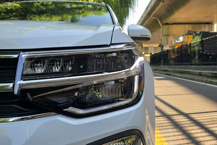 Used Volkswagen Tharu 2024 300TSI Two-Wheel-Drive Moonlight Edition
