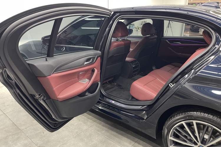 Used BMW 5 Series 2023 Restyled 530Li Leading Edition M Sport Package
