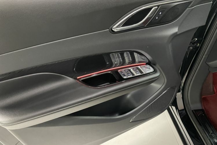 Used Hongqi HS3 2023 1.5T Two-Wheel Drive Shanwei Edition
