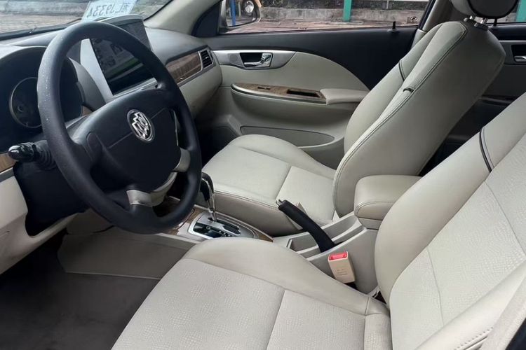 Used Buick Excelle 2015 1.5L Automatic Classic Model
