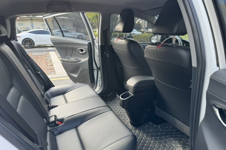 Used Toyota YARiS L 2022 X-Trail 1.5L CVT Luxury PLUS Edition
