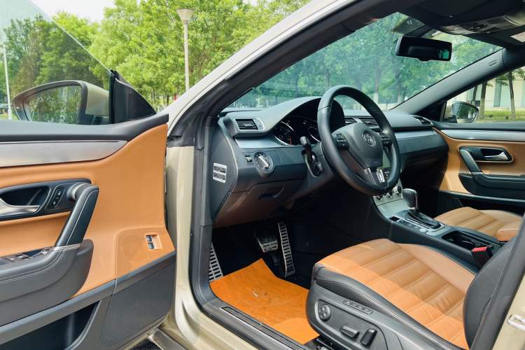 Used Volkswagen FAW-Volkswagen CC 2015 2.0 TSI Luxury Model
