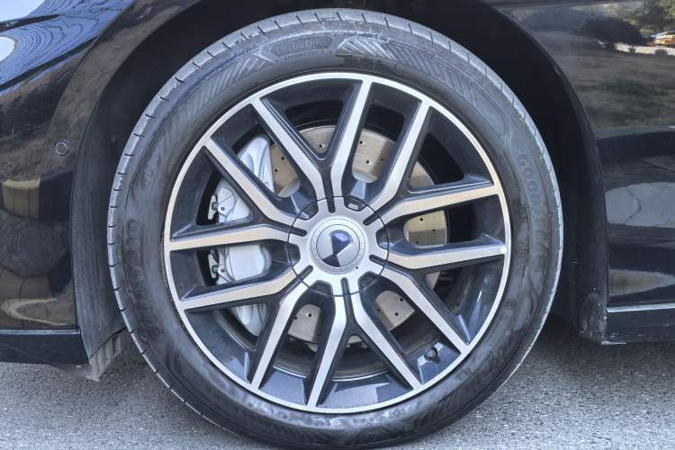 Used Denza Z9 2024 1100 km Four-Wheel Drive Max Version