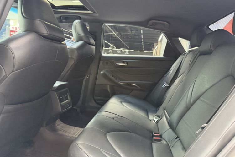 Used Toyota Avalon 2019 Dual-Engine 2.5L Luxury Edition China VI Standard
