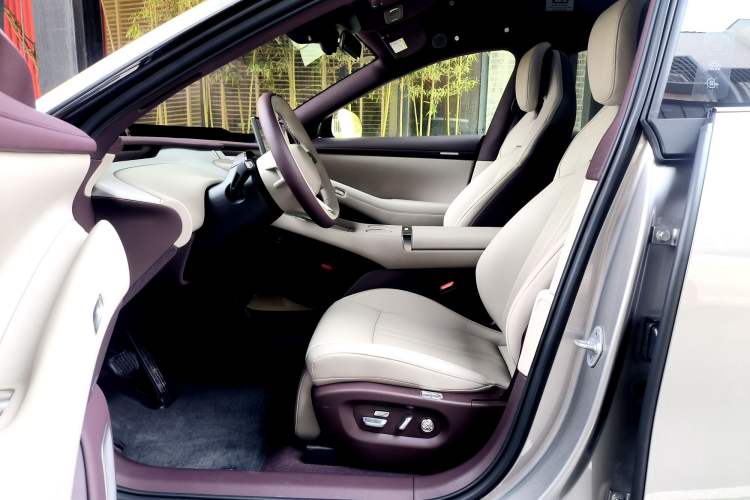 Used  YU7 2025 Ultra-Long Range Rear-Wheel Drive Version
