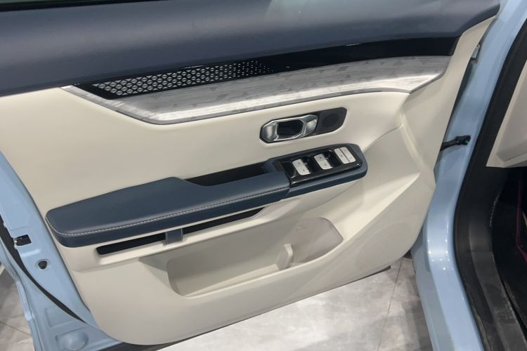 Used Jetour Dashing i-DM 2022 1.5T DHT Lightning 02
