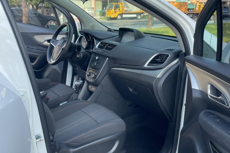 Used Buick Encore 2015 1.4T Automatic Two-Wheel Drive Urban Elite Version
