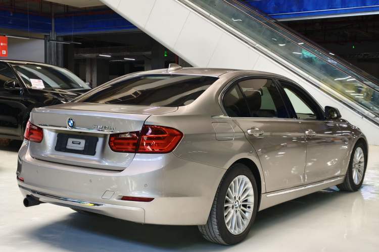 Used BMW 3 Series 2015 320Li Luxury Design Package
