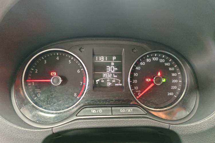 Used Volkswagen Polo 2016 1.6L Cross Polo Automatic
