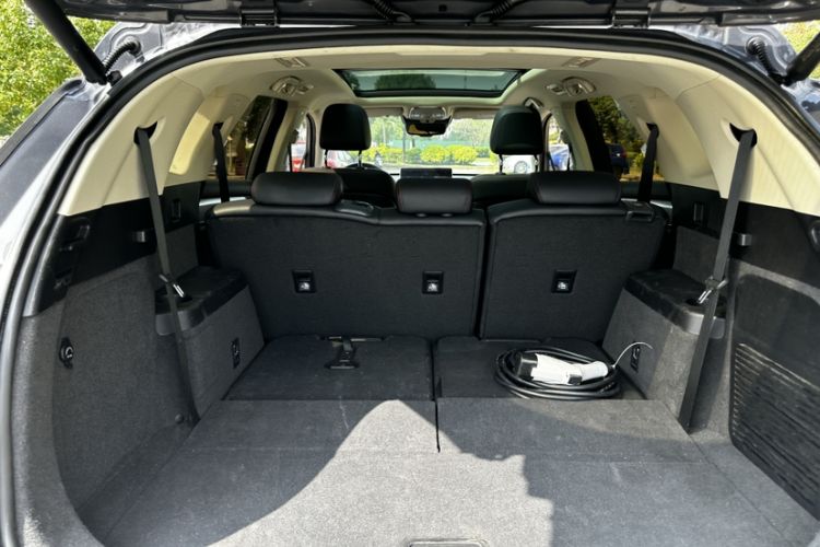 Used BYD Tang New Energy 2018 DM 2.0T All-Wheel Drive Smart Connectivity Luxury Model 7 Seats China V Emission Standard
