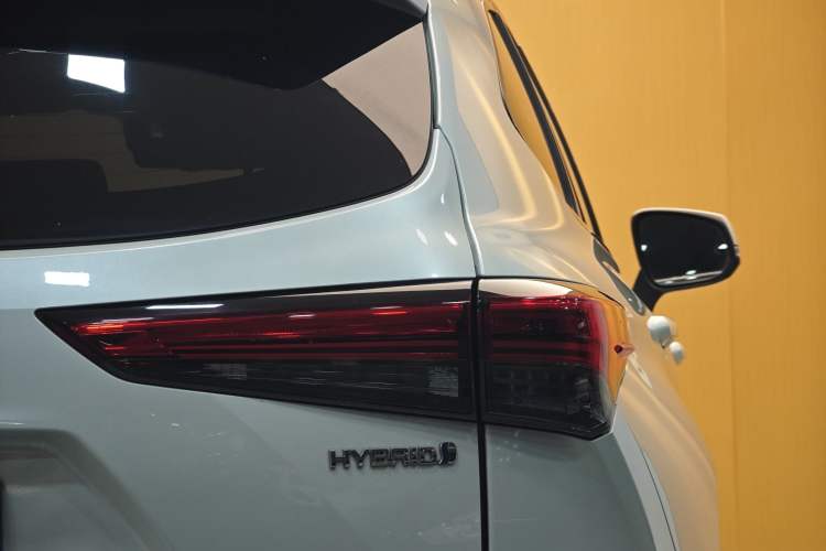 Used Toyota Highlander 2022 Dual-Engine 2.5L Four-Wheel Drive Supreme Edition 7-Seater
