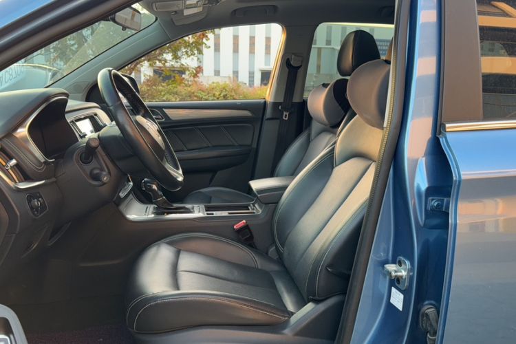 Used Roewe RX5 2016 20T Two-Wheel Drive Automatic Internet Smart Edition
