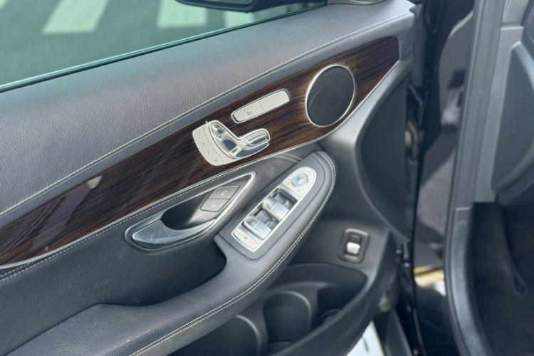 Used Mercedes-Benz GLC 2019 Facelift GLC 260 L 4MATIC Luxury Model
