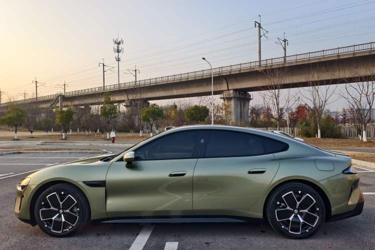 Used  SU7 2024 Rear-Drive Ultra-Long Range Advanced Pro-Level Intelligent Driving Version