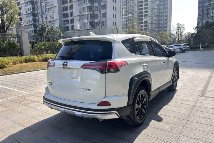Used Toyota RAV4 2019 2.0L CVT Two-Wheel Drive Fashion X Limited Edition China V Standard
