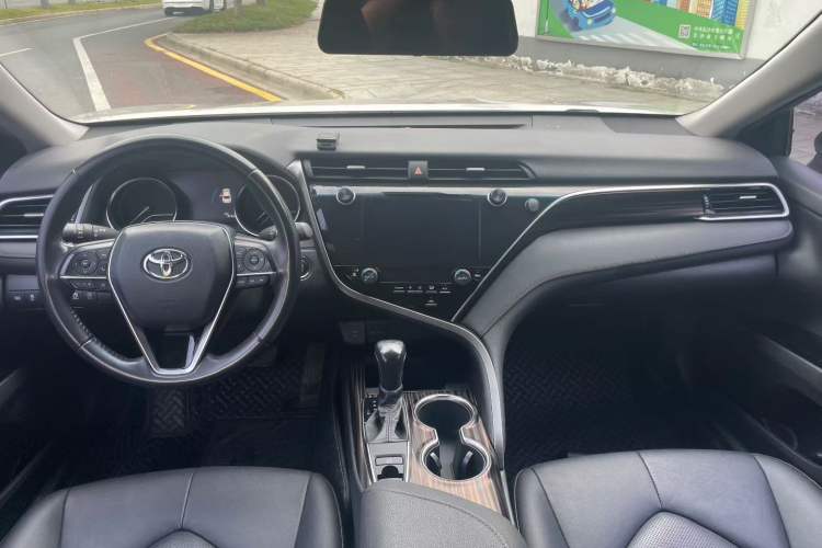 Used Toyota Camry 2019 Revised Version 2.0G Luxury Edition
