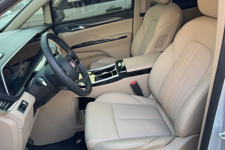 Used Buick GL8 New Energy 2025 Lu Shang Luxury Edition 7-Seater
