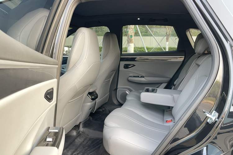 Used  L7 2025 EM-i 115km Exploration Edition