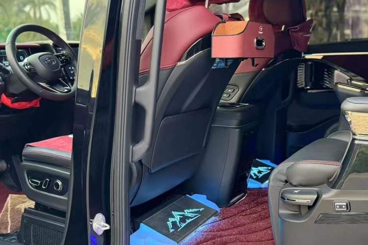 Used GAC Trumpchi M8 2023 Zongshi Series Dual-Motor Supreme Edition
