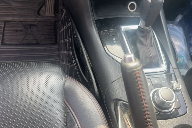 Used Mazda Mazda 3 Axela 2016 Sedan 2.0L Automatic Flagship Model
