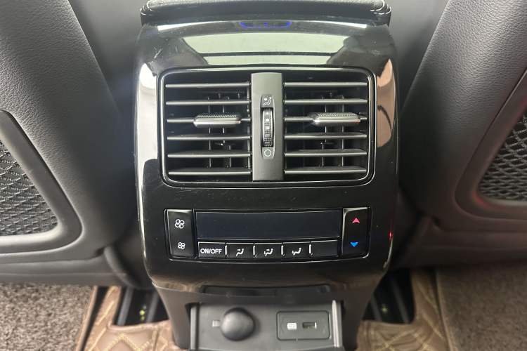 Used Haval H8 2017 2.0T Gasoline 4x4 Smart Enjoyment Version
