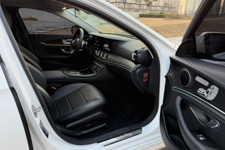 Used Mercedes-Benz E-Class 2019 Restyled E 300 L Sporty and Stylish Edition