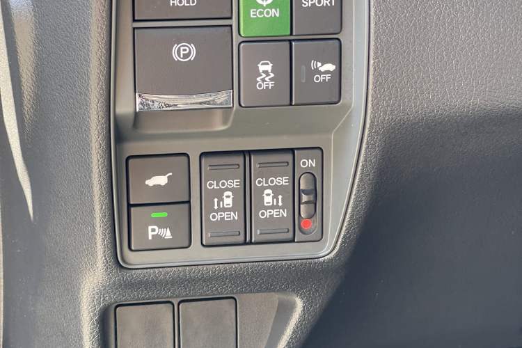 Used Honda Elysion 2024 2.0L eHEV Luxury Edition
