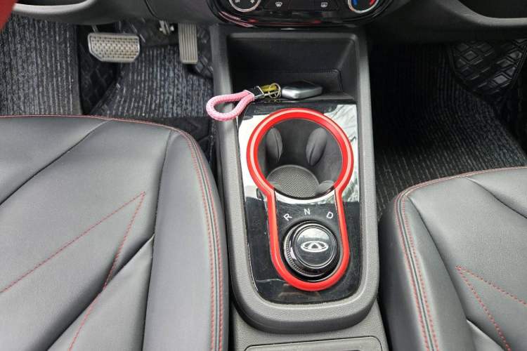 Used Chery Little Ant 2022 Revised Version Sweet Pink Edition Half-Sugar Version Lithium Iron Phosphate 30.7 kWh 30 kW 301 km
