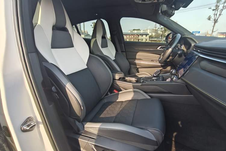 Used Lynk & Co 05 2023 2.0TD Two-Wheel Drive Shine Halo
