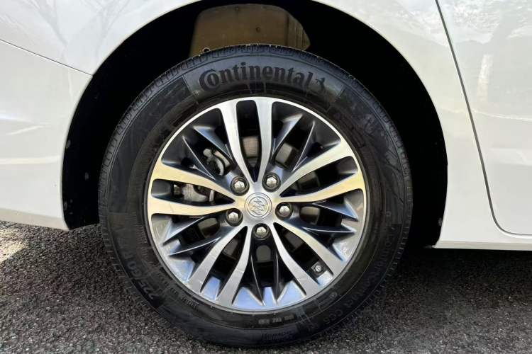 Used Buick GL8 2021 ES Landtrek 653T Comfort Edition