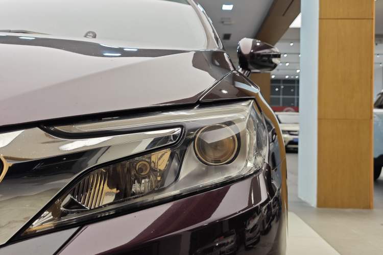 Used  5LS 2016 1.6T Luxury Edition THP160
