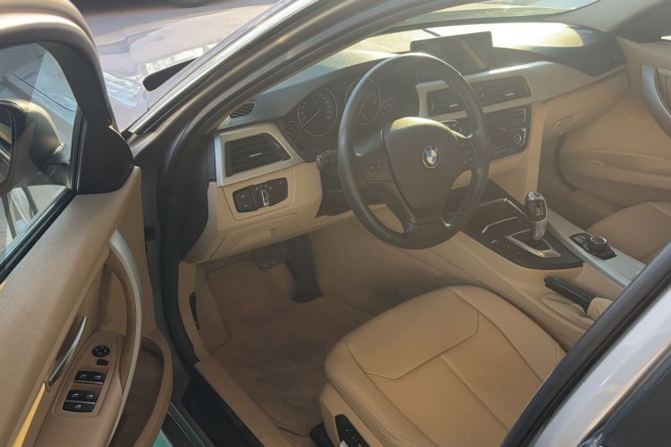 Used BMW 3 Series 2016 320Li Ambition Model
