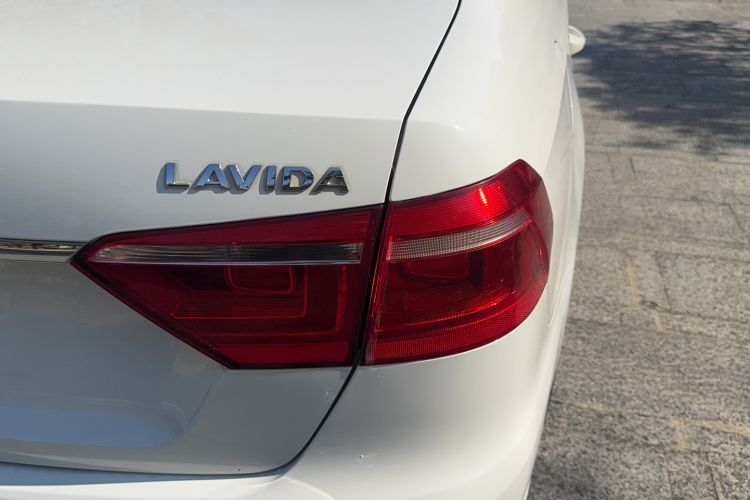 Used Volkswagen Lavida 2017 1.6L Automatic Comfort Edition
