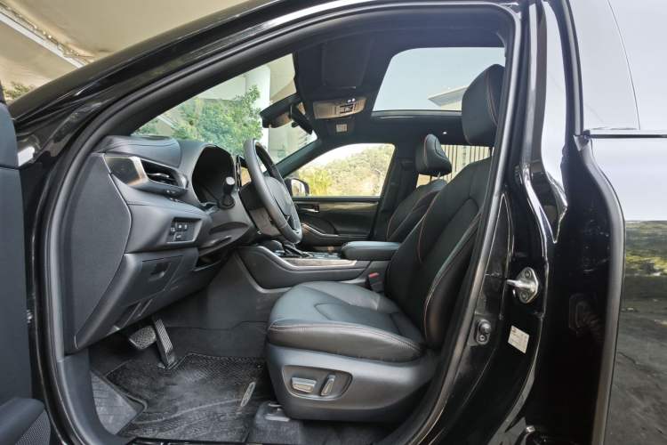 Used Toyota Crown Land Cruiser 2024 2.5L HEV Four-Wheel Drive Premium Edition
