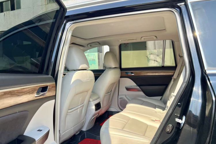 Used GAC Trumpchi GS8 2017 320T Two-Wheel Drive Luxury Smart Connectivity Version (7 Seats)