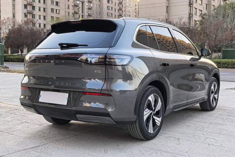 Used  E5 2024 530km Starship Edition
