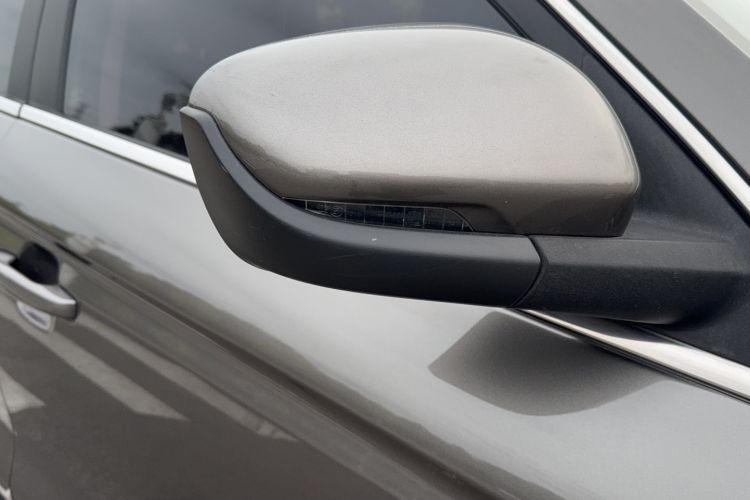 Used Geely Auto Emgrand X7 Sport 2020 1.8TD DCT Two-Wheel Drive Smart Connect 4G-Enabled Version
