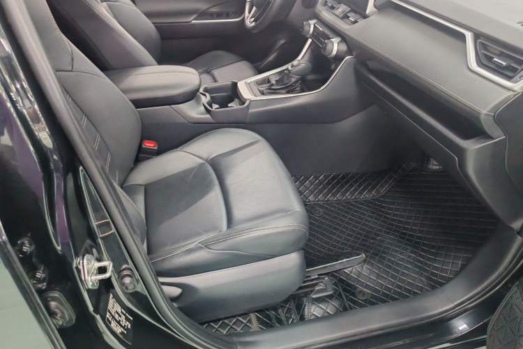 Used Toyota Wildlander 2022 2.0L CVT 4x4 Luxury PLUS Edition