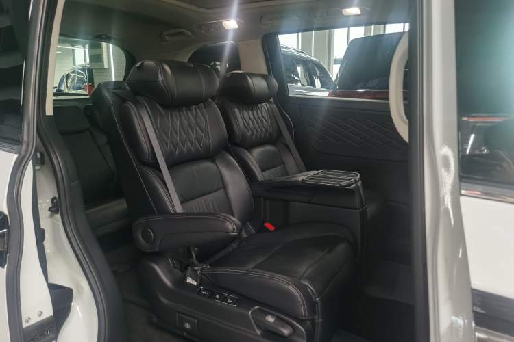 Used Honda Elysion 2019 2.0L Hybrid Supreme Edition
