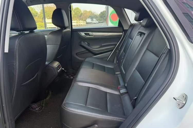 Used Zotye SR7 2017 1.5T CVT Cube Dream Edition
