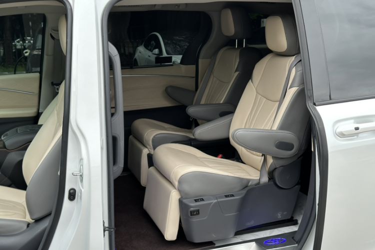 Used Toyota Sienna 2023 2.5L Hybrid Comfort Edition
