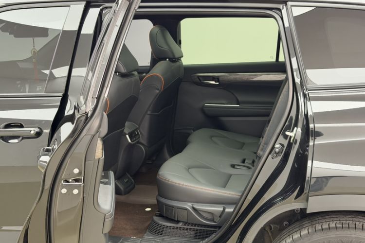 Used Toyota Crown Kluger 2024 2.5L HEV Four-Wheel Drive Premium Edition
