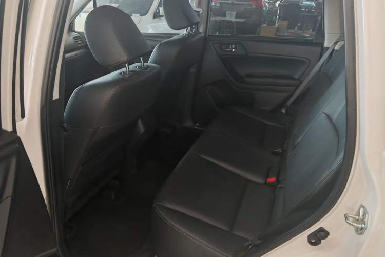 Used Subaru Forester 2014 2.0i Automatic Luxury Edition
