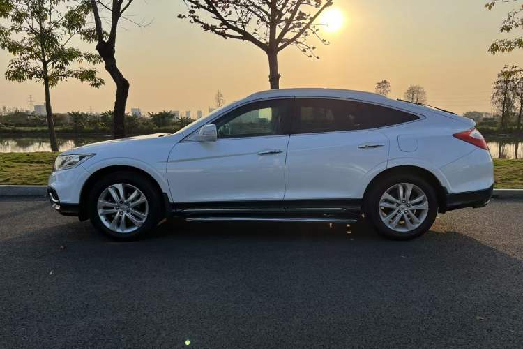 Used Honda Crosstour 2014 2.4L Luxury Edition
