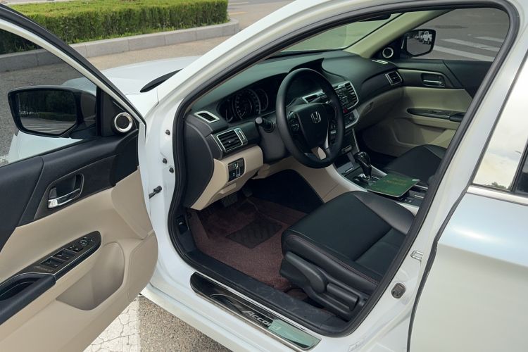 Used Honda Accord 2015 2.0L LX Comfort Edition
