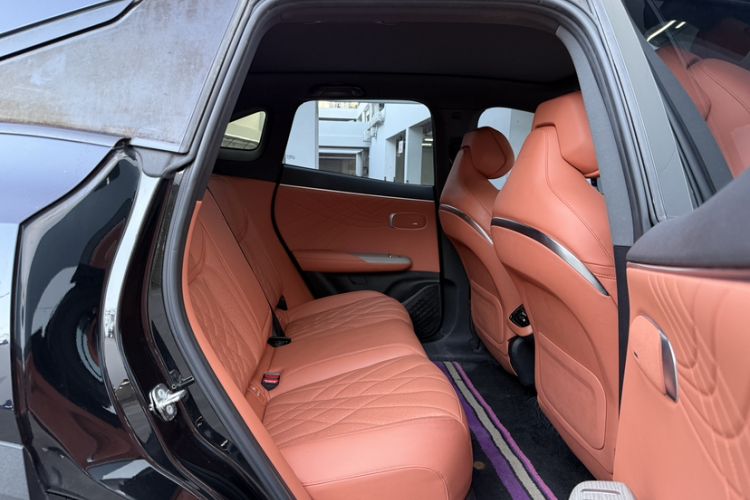 Used  S07 2023 200Max Range-Extended Version
