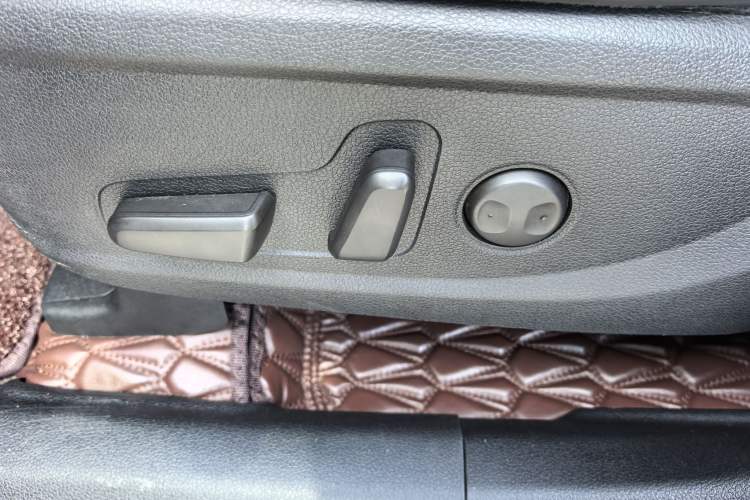 Used Hyundai Santa Fe 2019 380 TGDi DLX Automatic Two-Wheel Drive Prestige Plus Version China VI Standard
