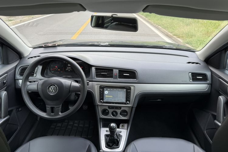 Used Volkswagen Lavida 2013 Revised Classic 1.6L Manual Fashion Edition
