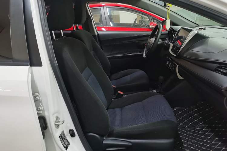 Used Toyota YARiS L 2019 1.5E CVT Dynamic Edition China VI compliant