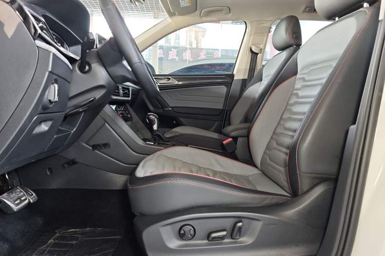 Used Volkswagen Tiguan L 2022 330TSI Automatic Two-Wheel Drive R-Line Flagship Edition
